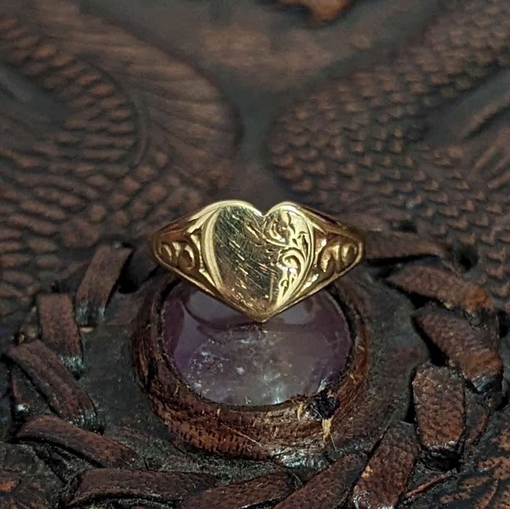 9K Gold Heart Band
